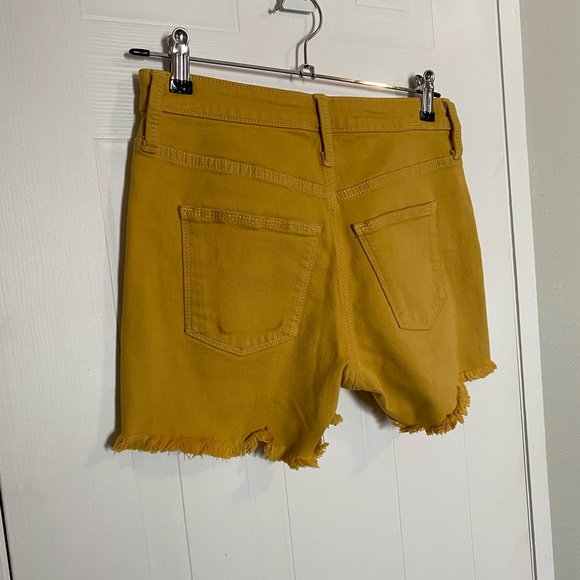 Universal thread mustard short - Picture 4 of 4